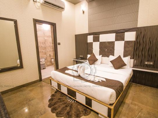 Hotel Pardesi Haridwār Esterno foto