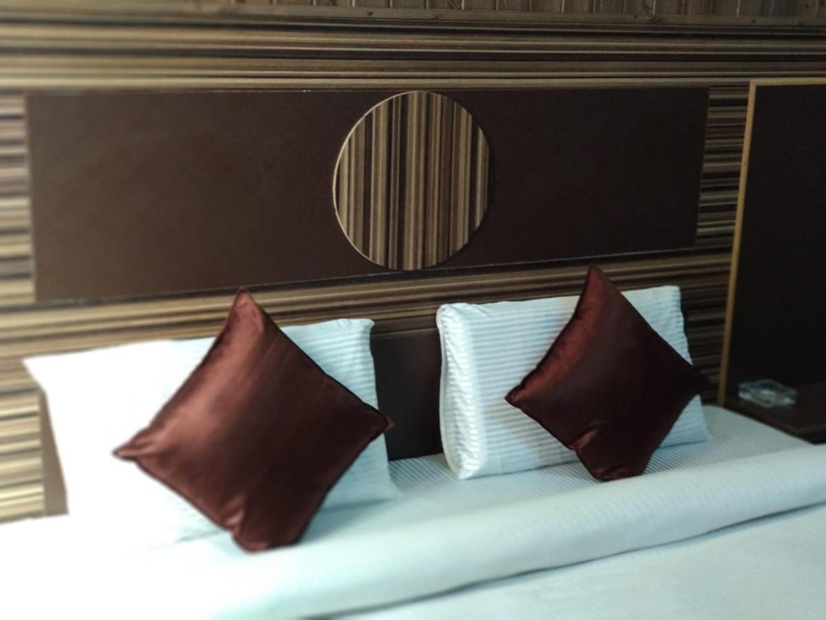 Hotel Pardesi Haridwār Esterno foto
