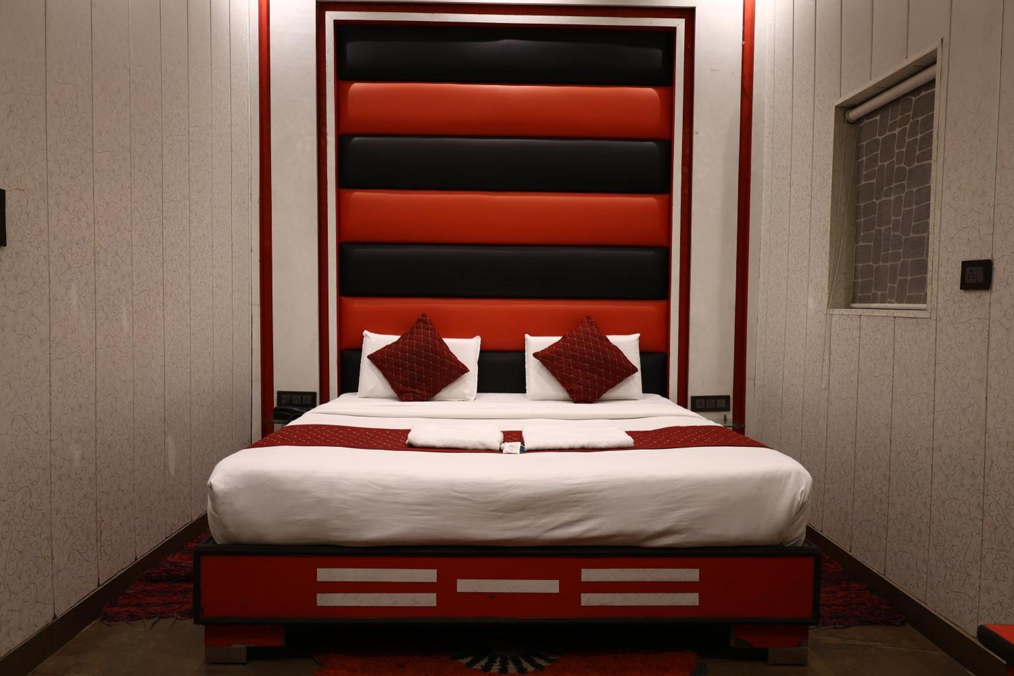 Hotel Pardesi Haridwār Esterno foto