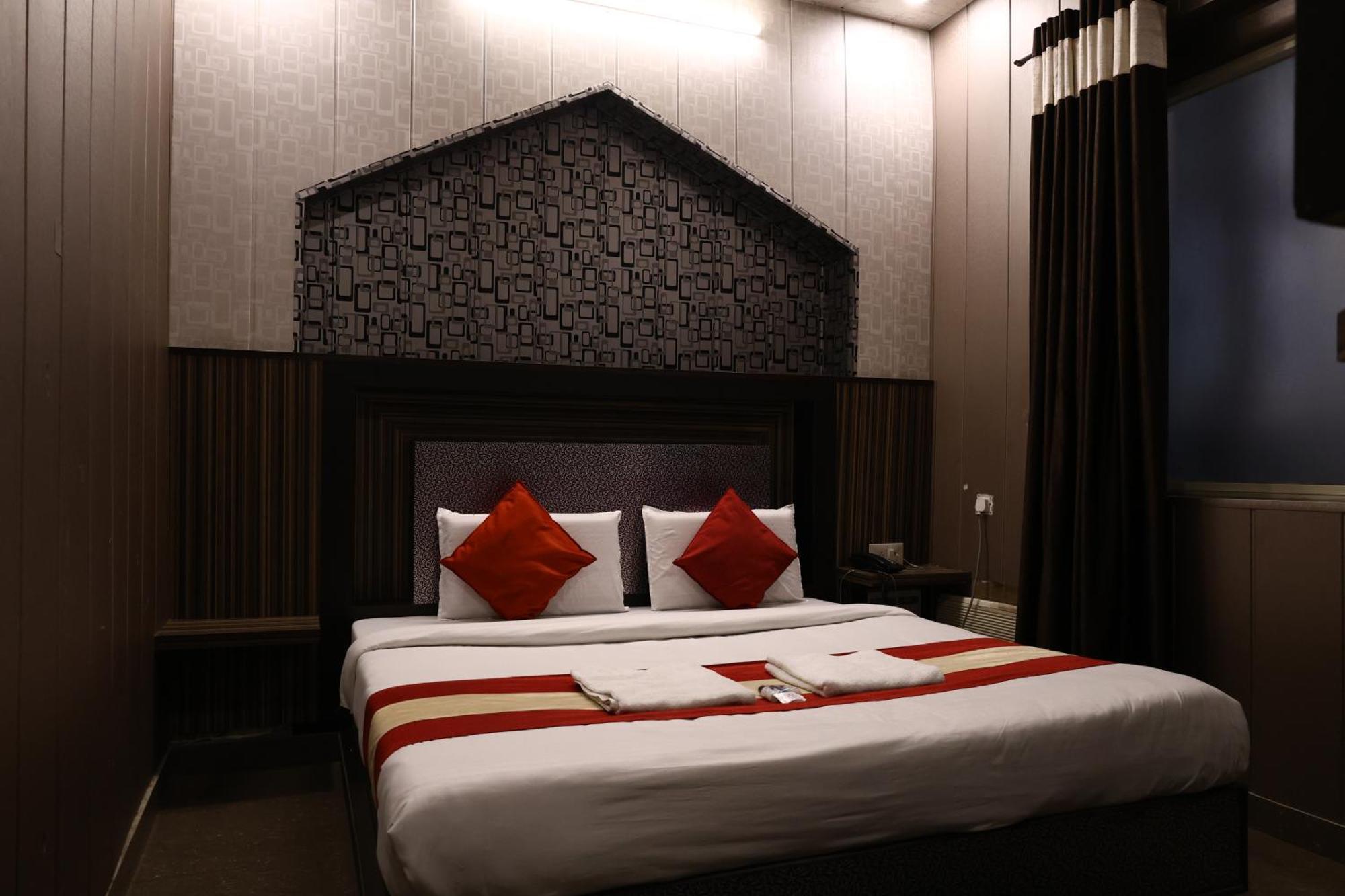 Hotel Pardesi Haridwār Esterno foto
