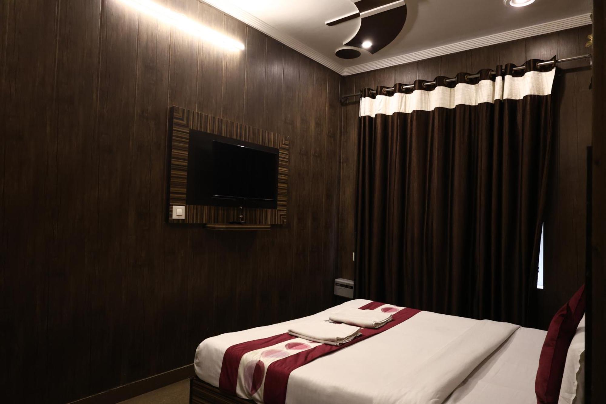 Hotel Pardesi Haridwār Esterno foto