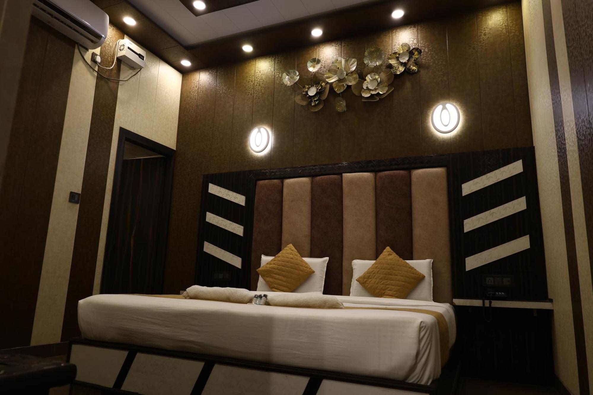 Hotel Pardesi Haridwār Esterno foto
