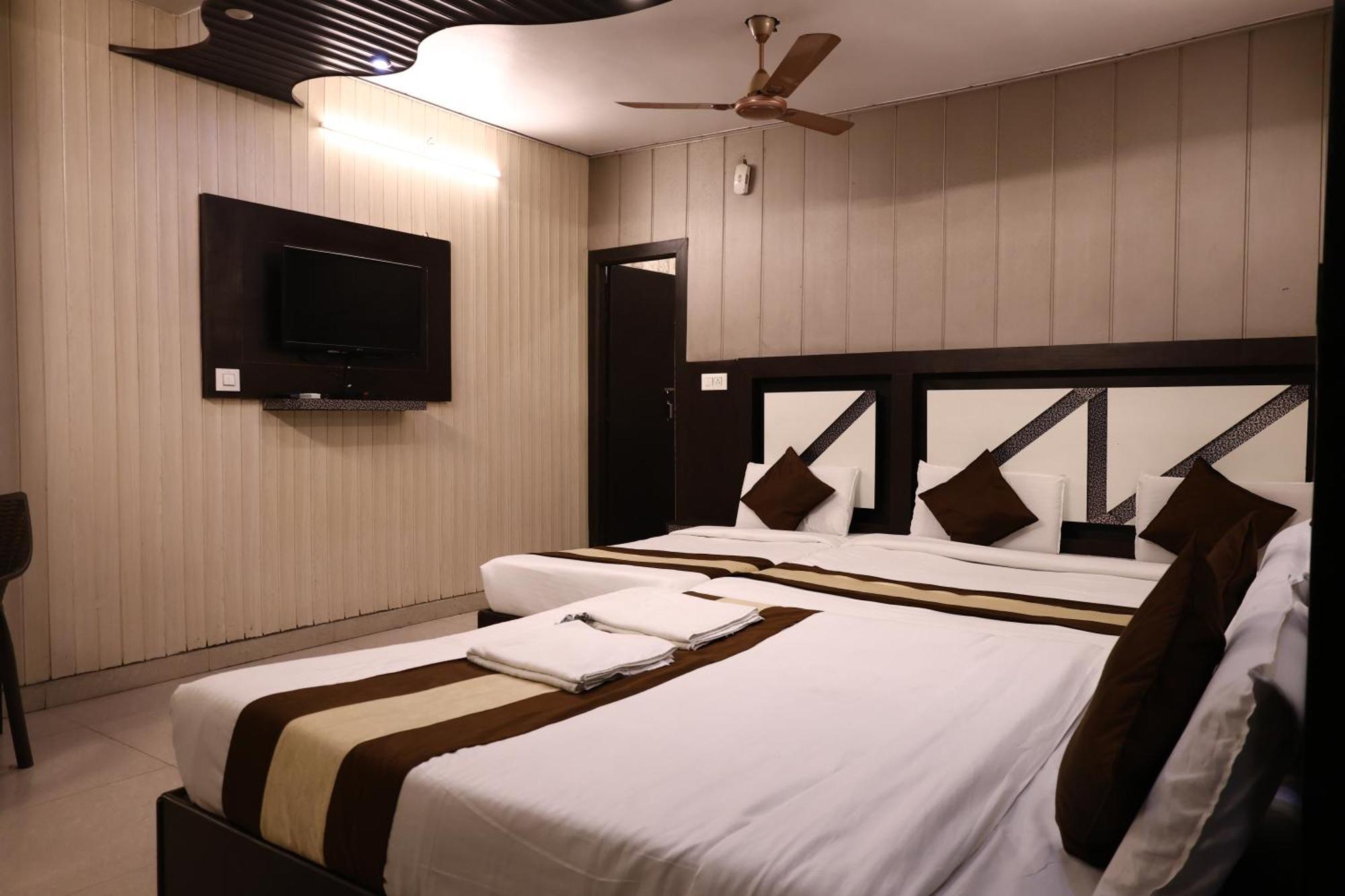 Hotel Pardesi Haridwār Esterno foto