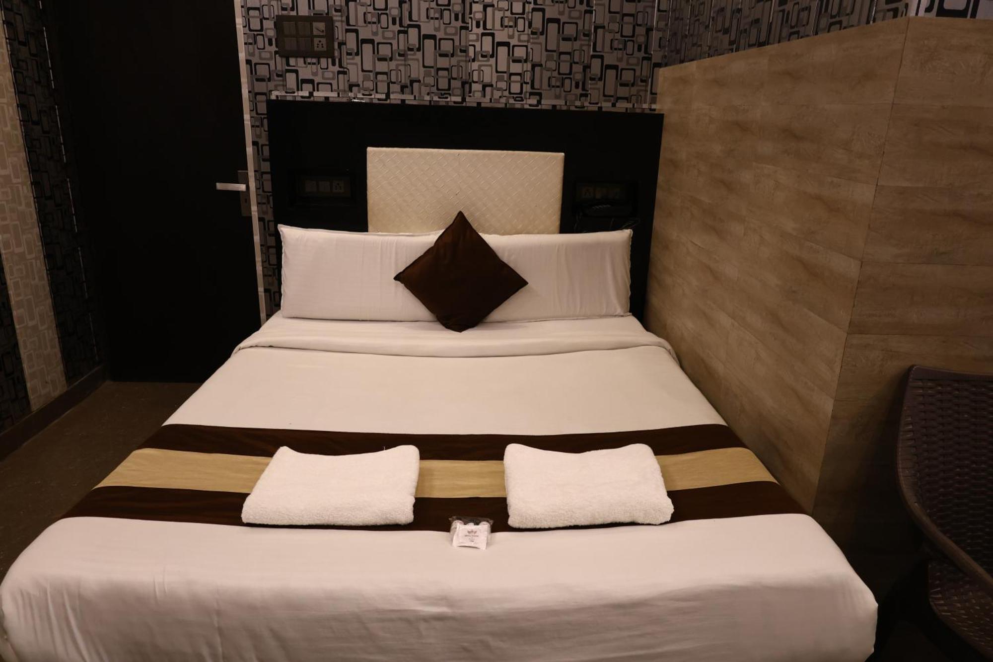 Hotel Pardesi Haridwār Esterno foto