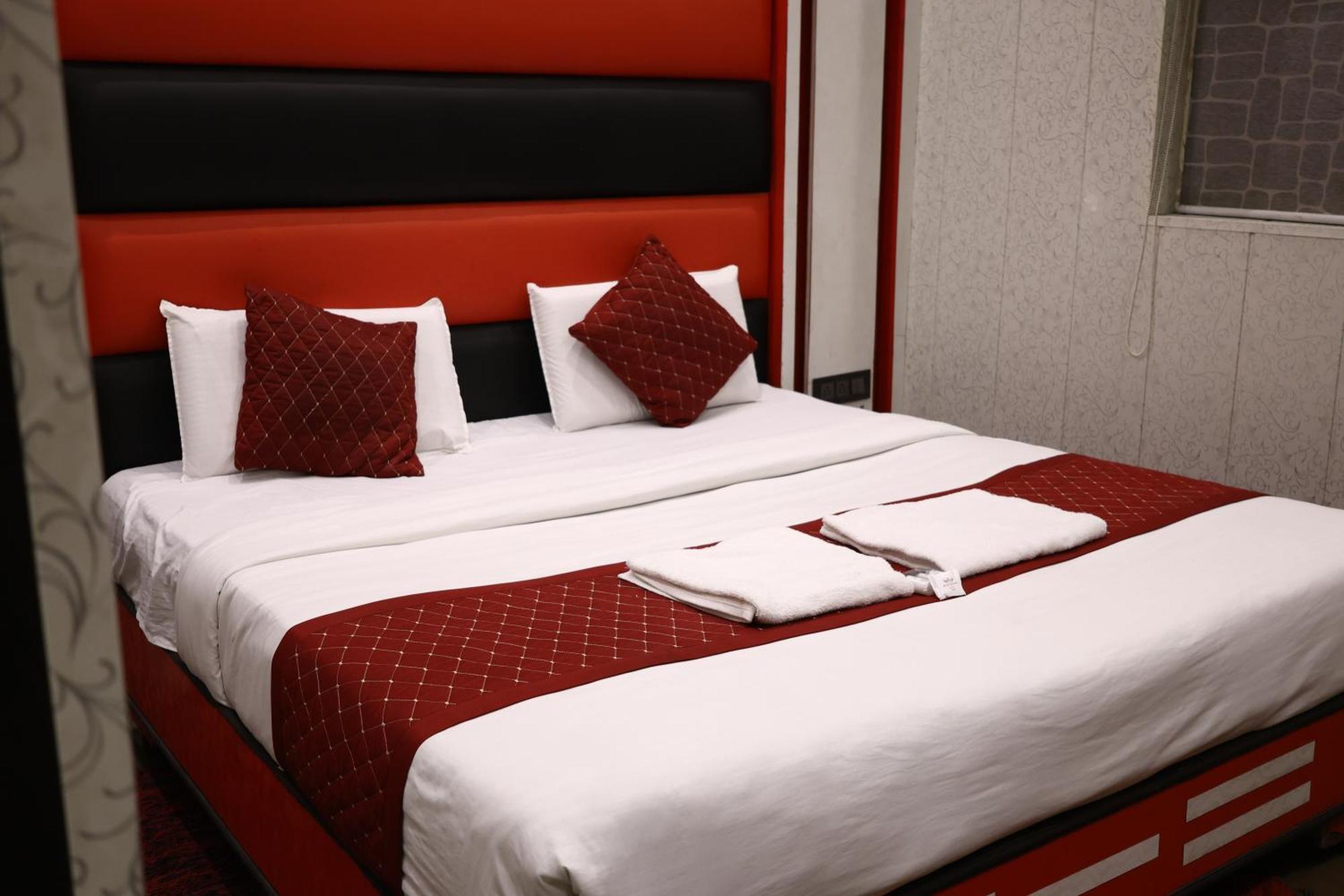 Hotel Pardesi Haridwār Esterno foto
