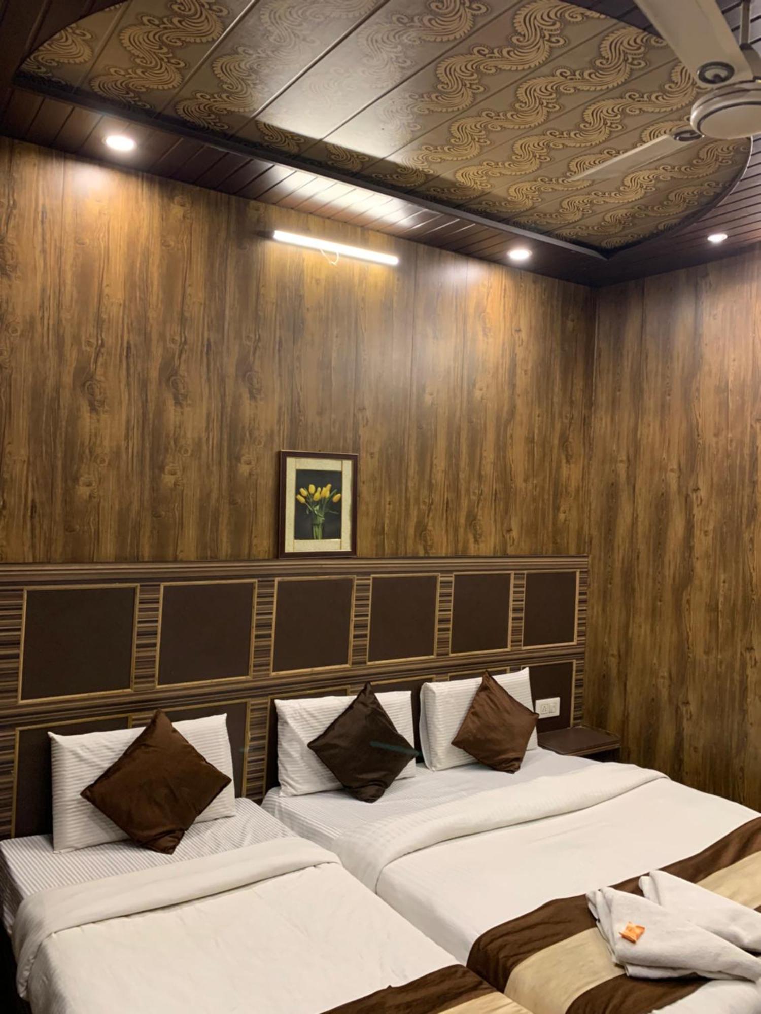 Hotel Pardesi Haridwār Esterno foto