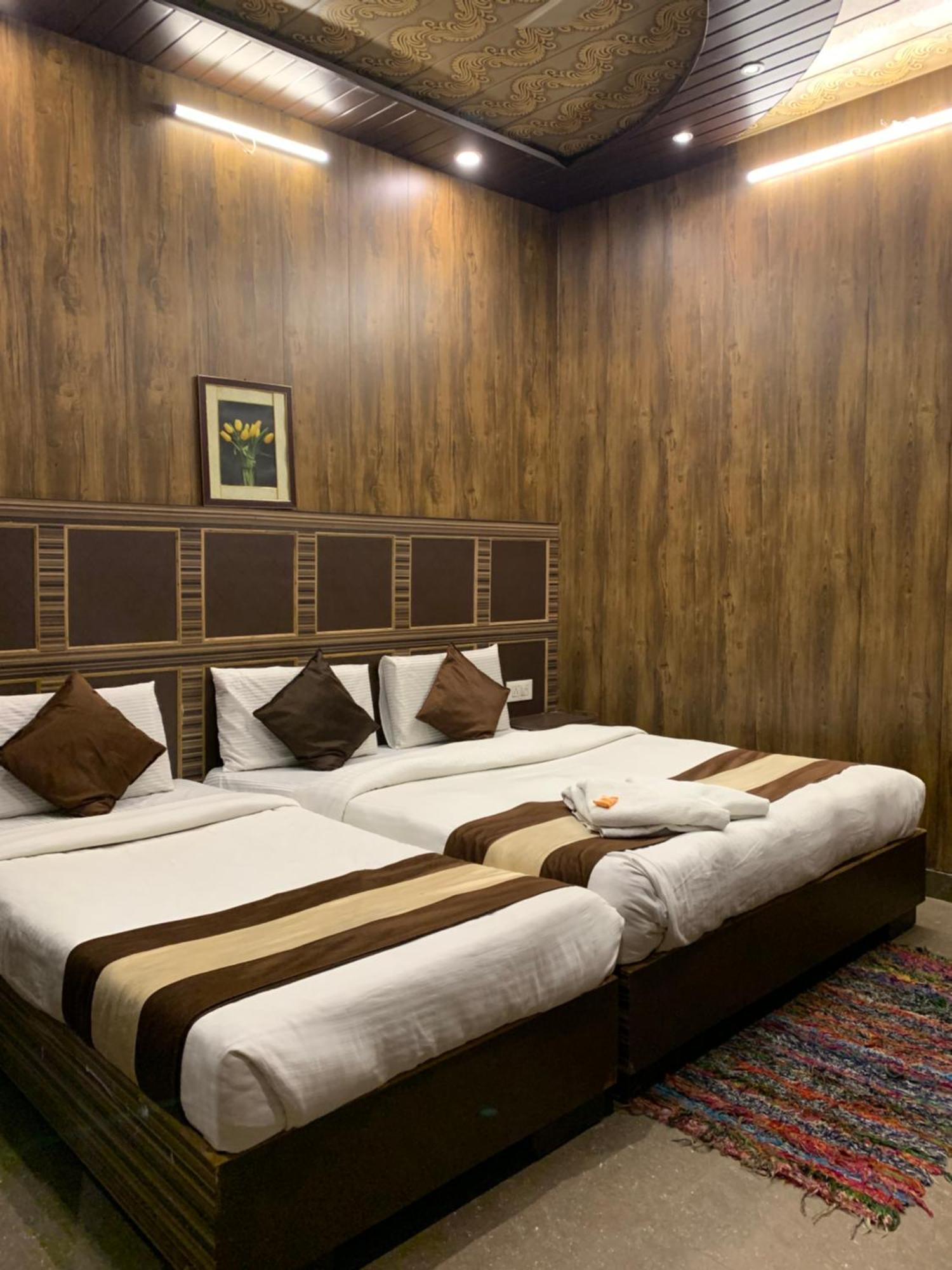 Hotel Pardesi Haridwār Esterno foto