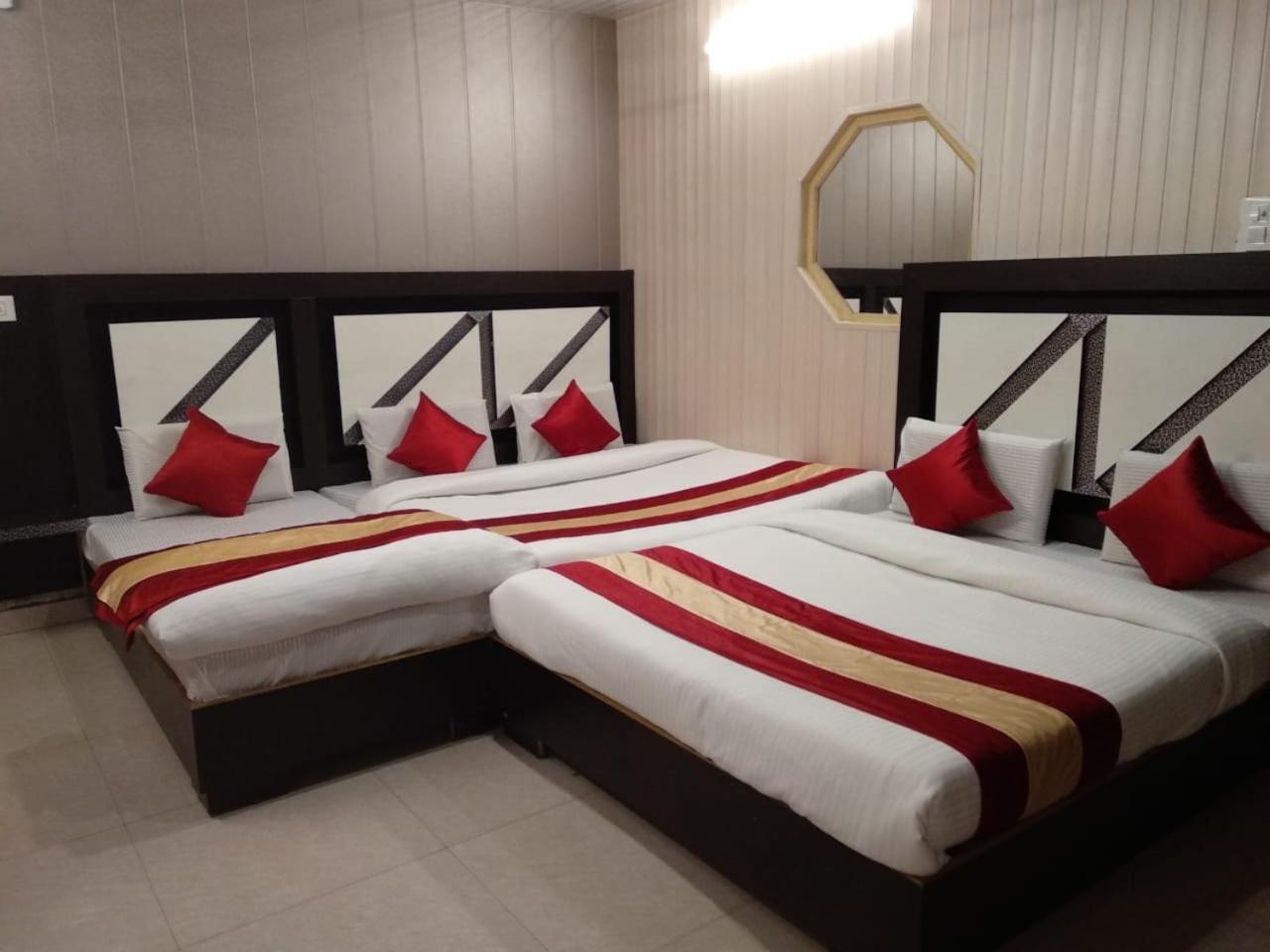 Hotel Pardesi Haridwār Esterno foto
