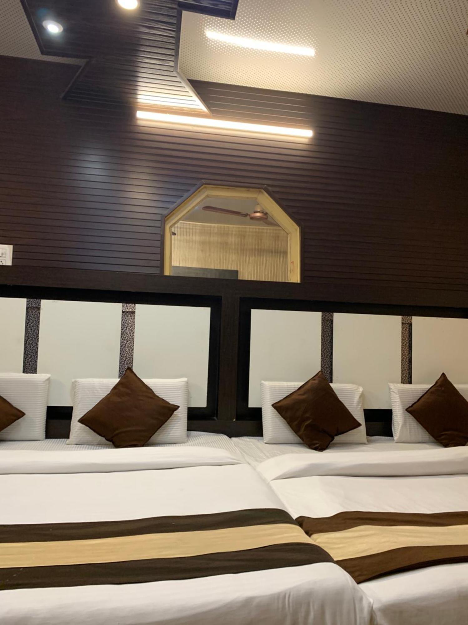 Hotel Pardesi Haridwār Esterno foto