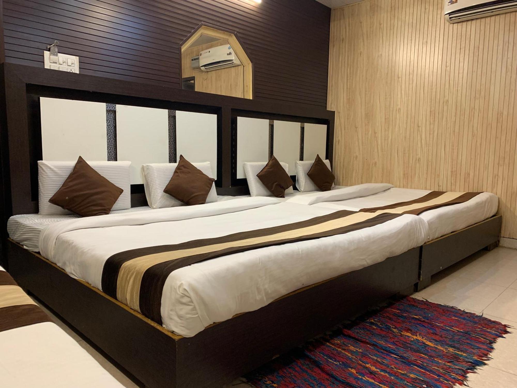 Hotel Pardesi Haridwār Esterno foto