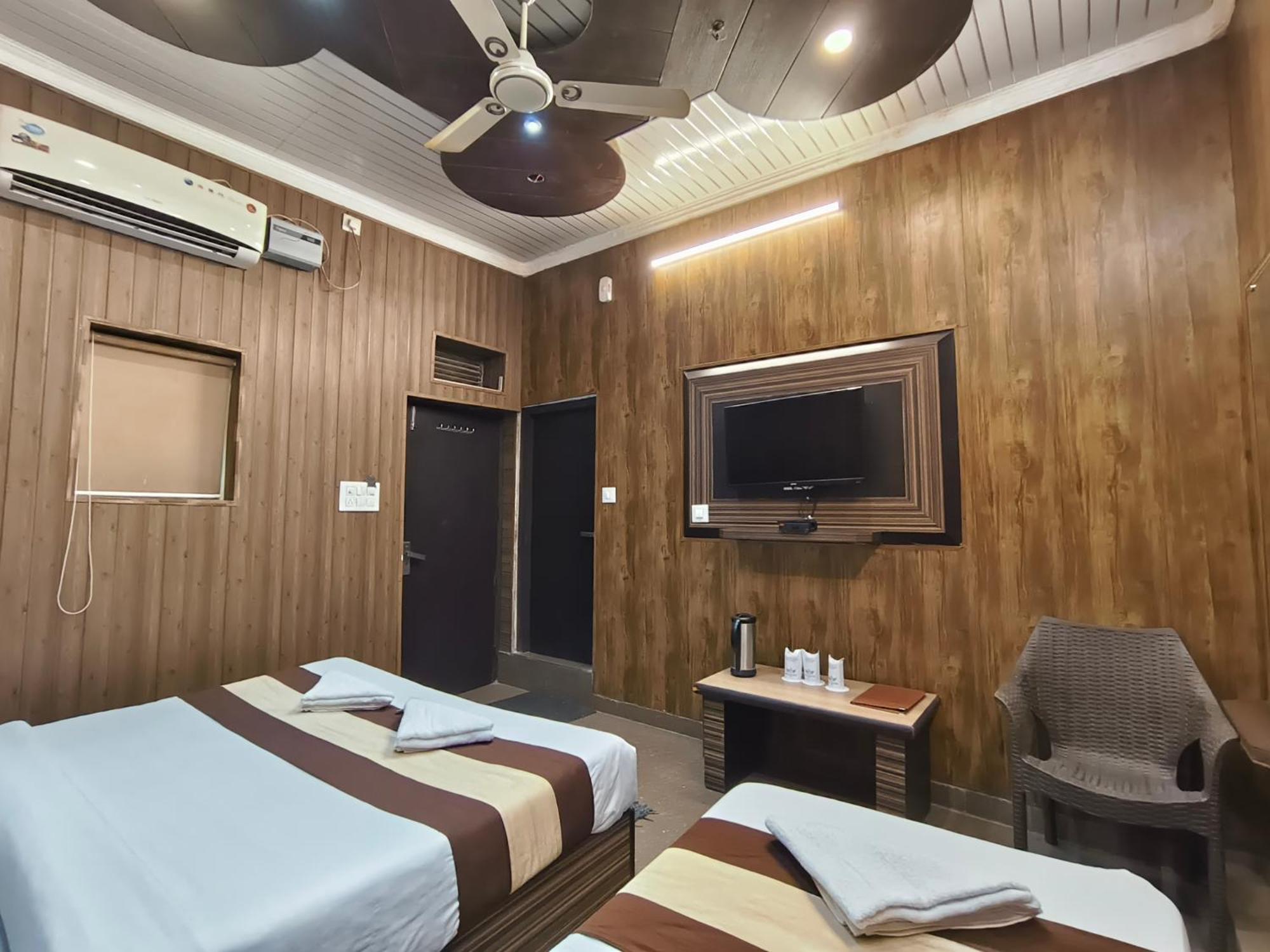 Hotel Pardesi Haridwār Esterno foto