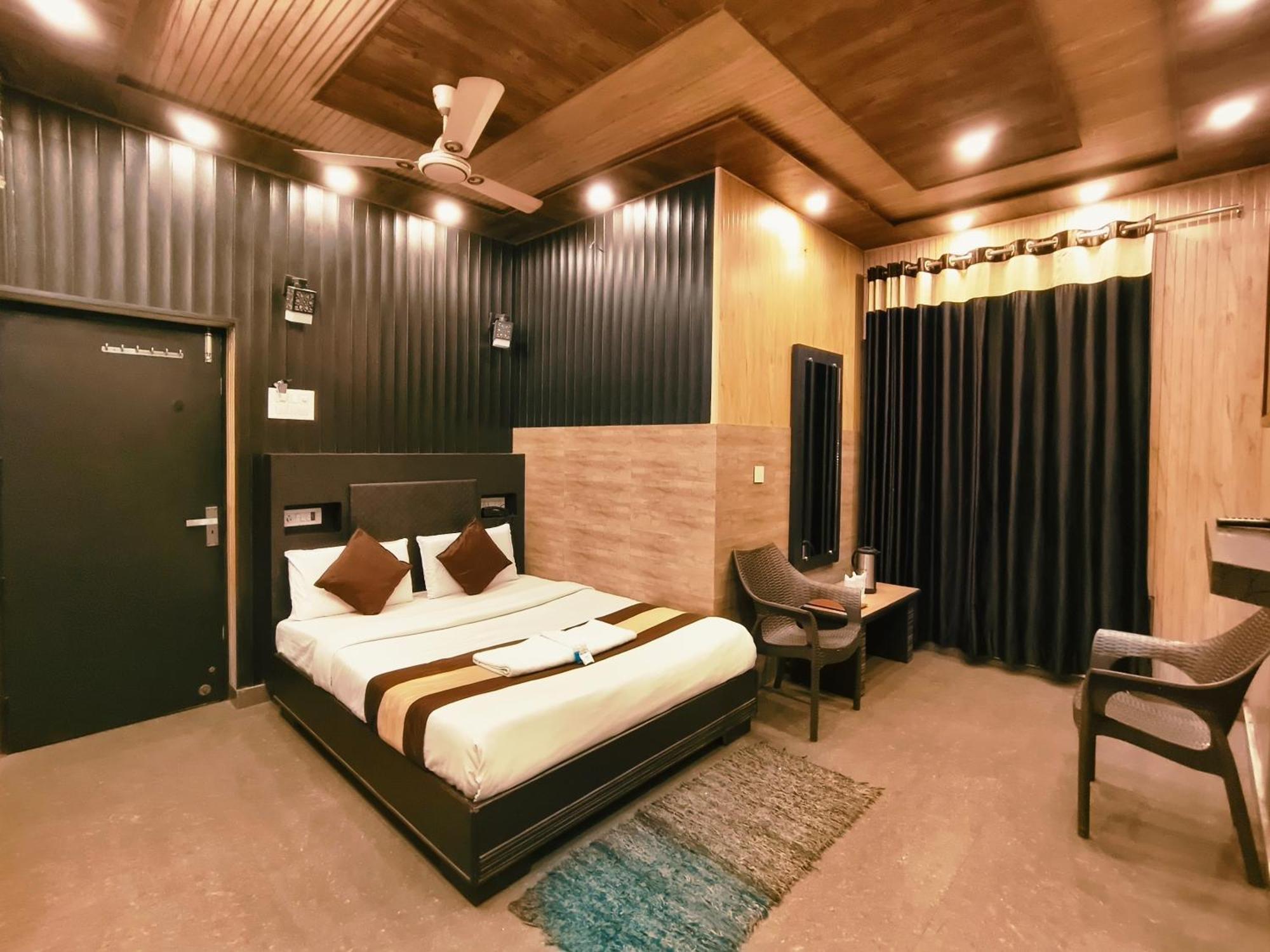 Hotel Pardesi Haridwār Esterno foto