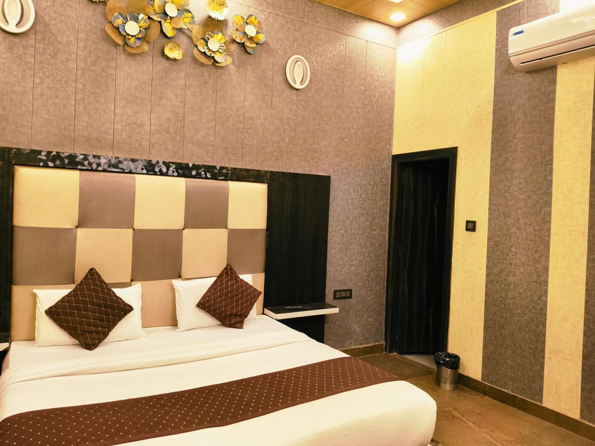 Hotel Pardesi Haridwār Esterno foto