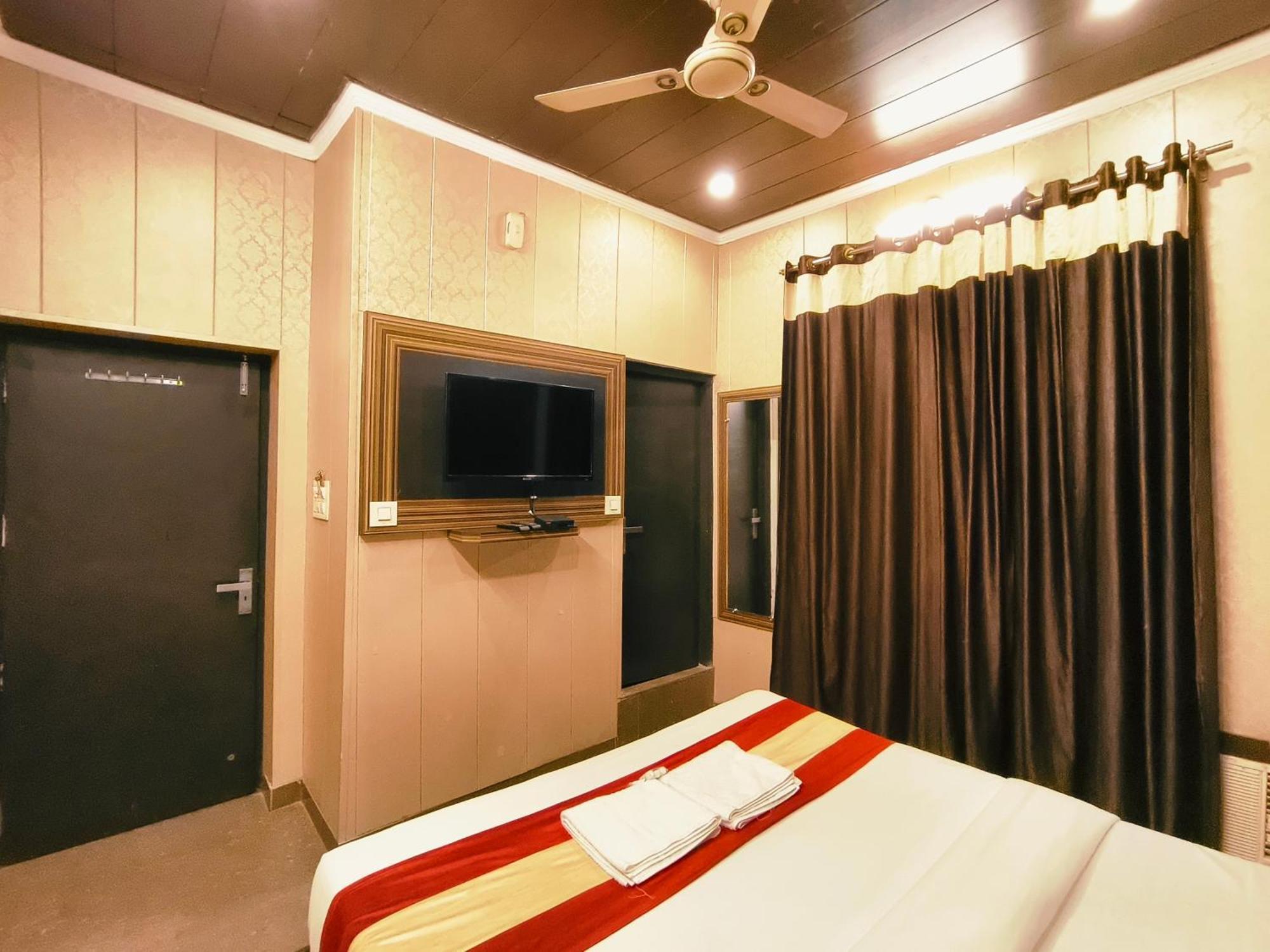 Hotel Pardesi Haridwār Esterno foto