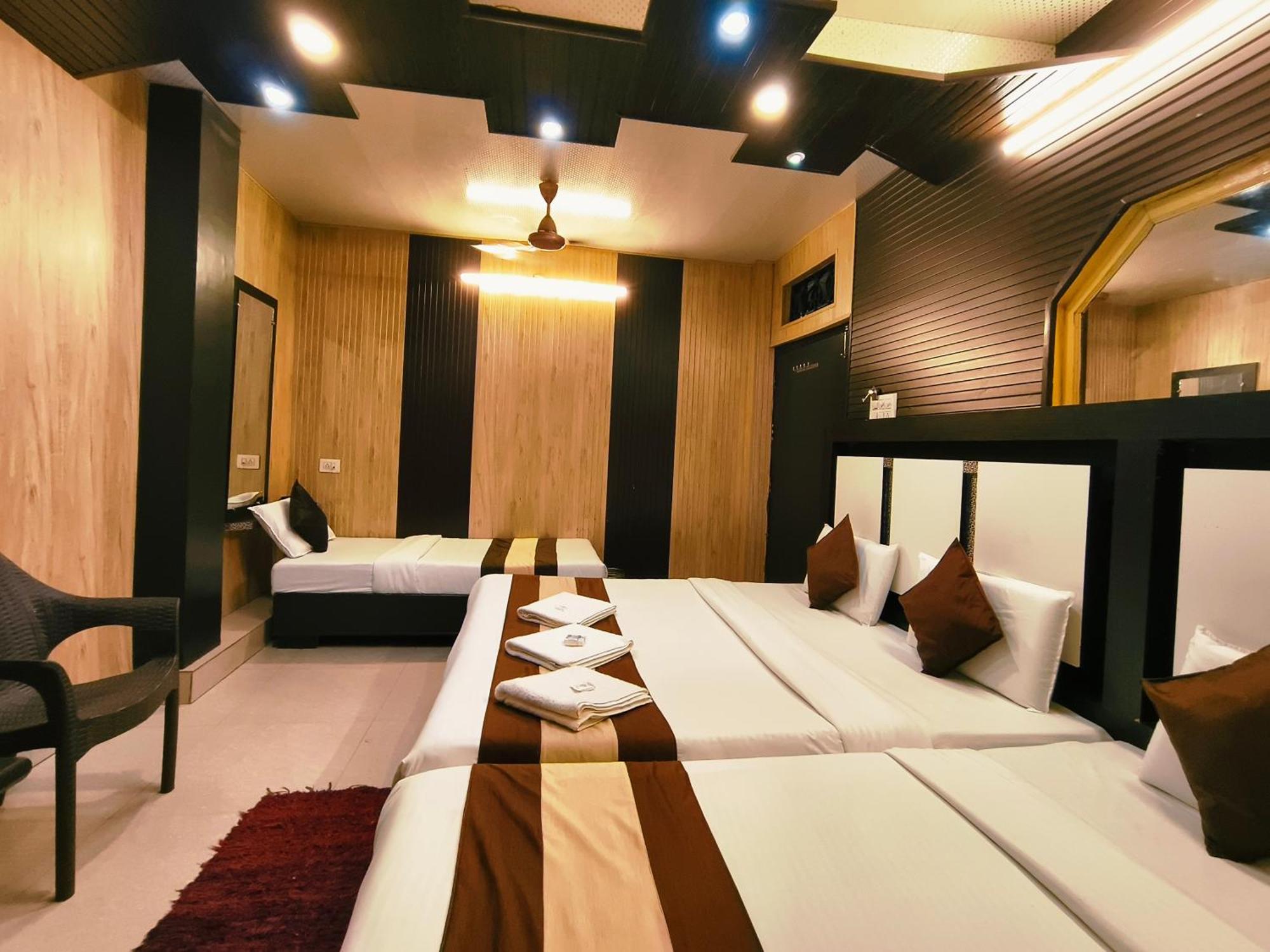 Hotel Pardesi Haridwār Esterno foto