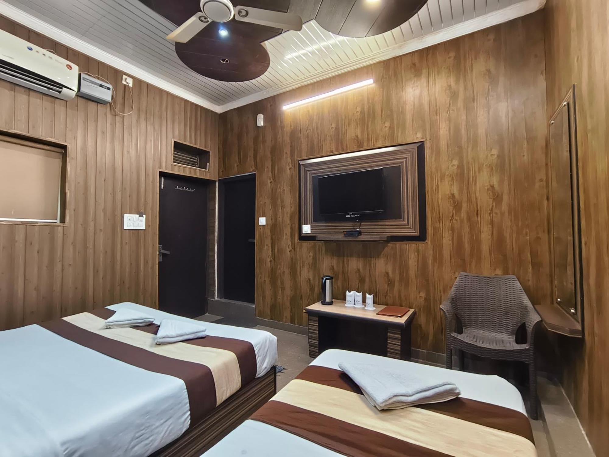 Hotel Pardesi Haridwār Esterno foto